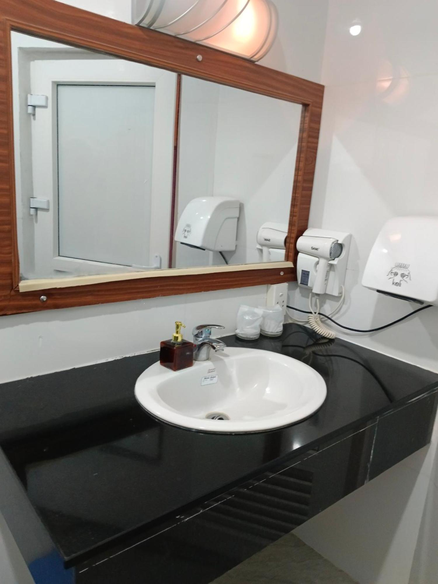 Nhat Quy Hotel Tây Ninh Eksteriør billede